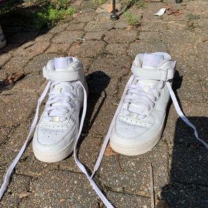 Women’s Nike Air Force 1s 6.5